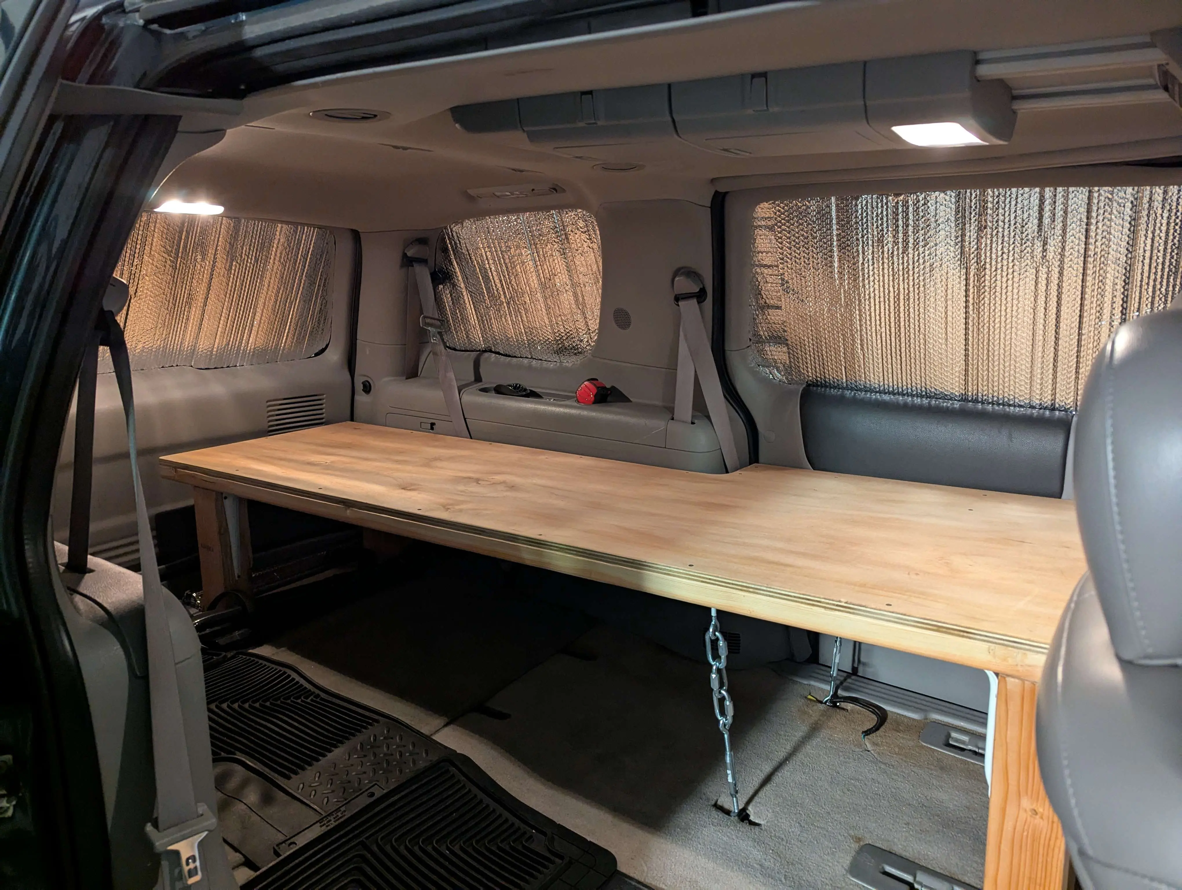 Juno - Minivan Stealth Car Camper thumbnail 5