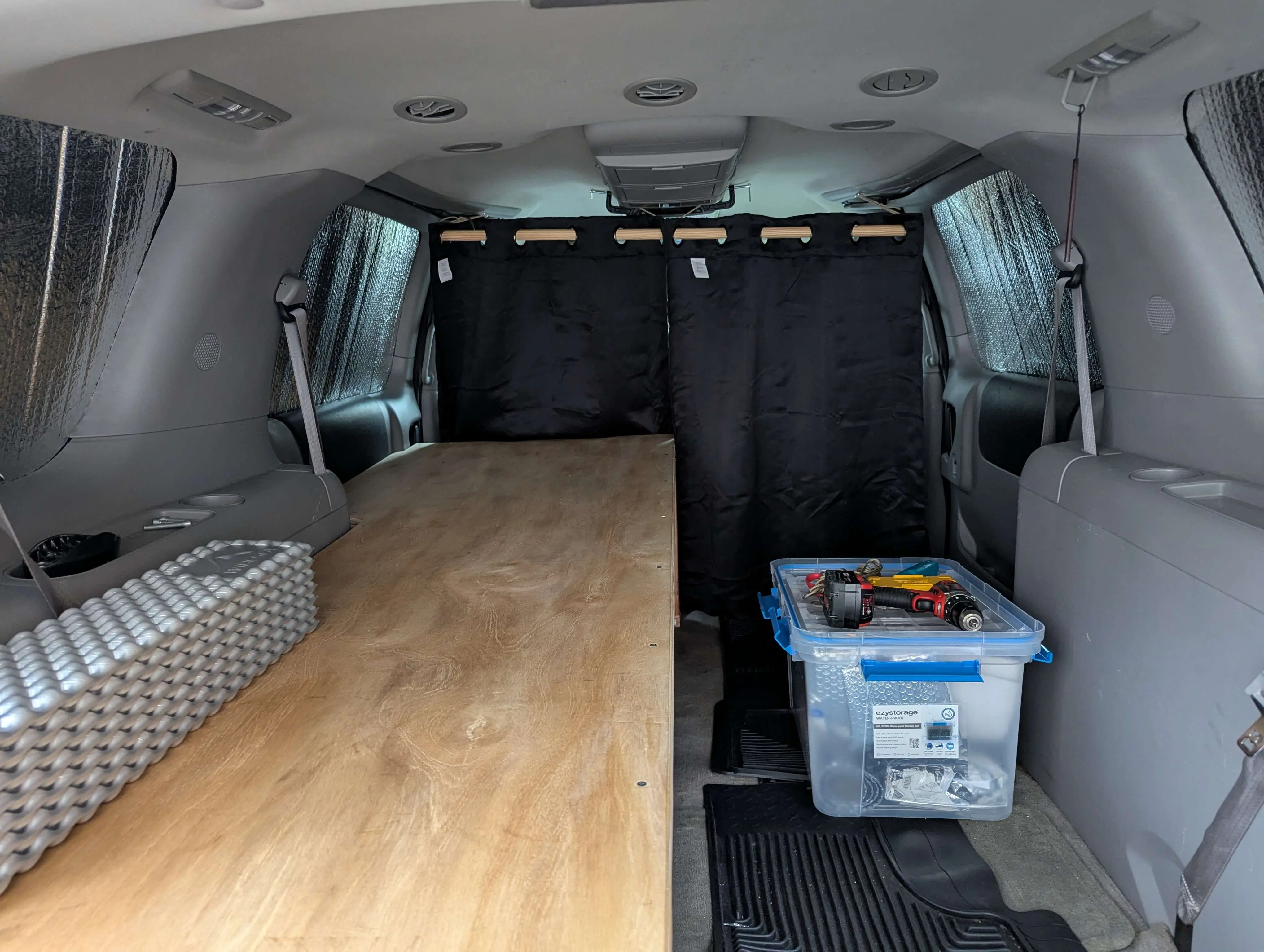 Juno - Minivan Stealth Car Camper thumbnail 6