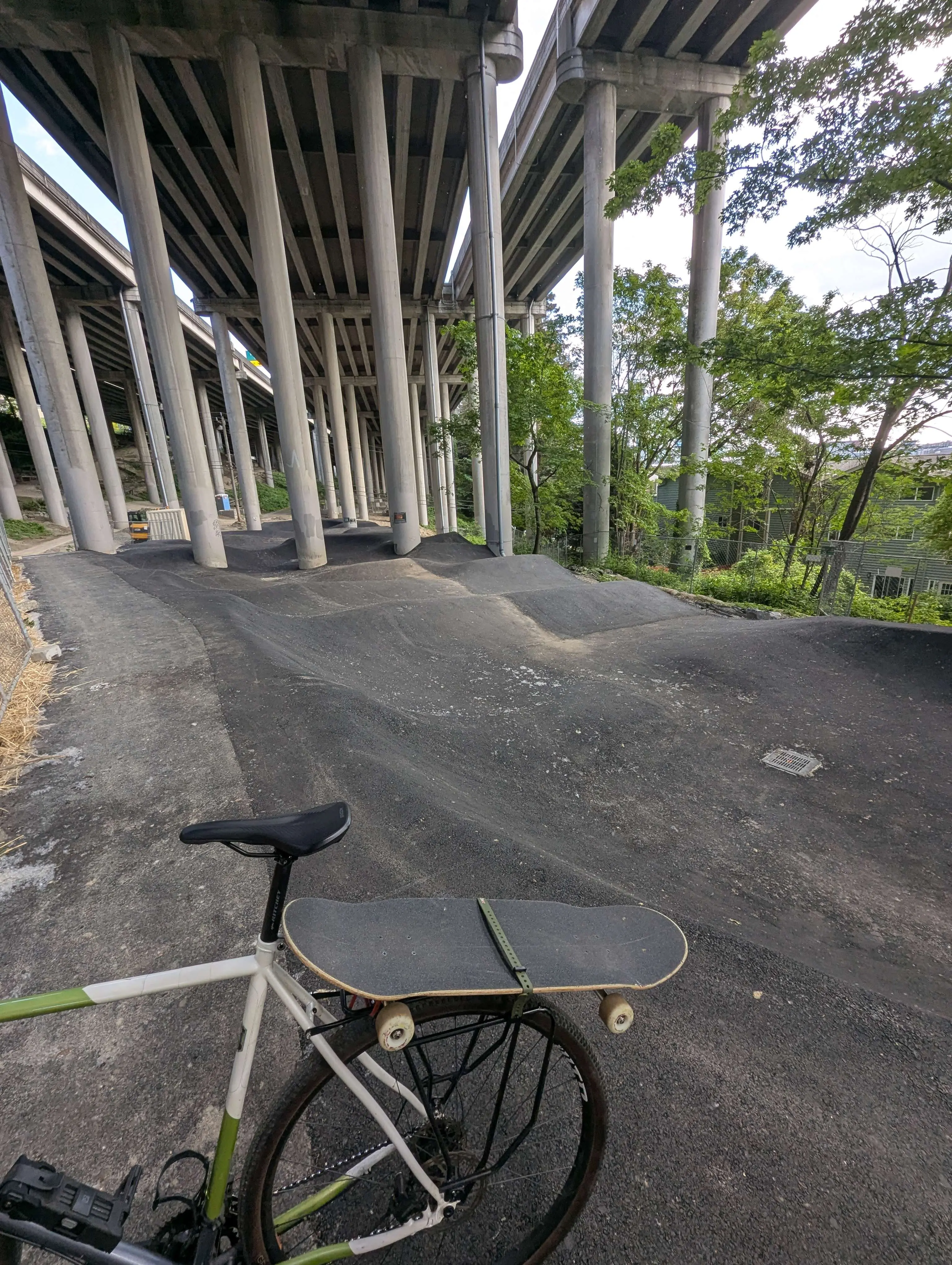 Skateboarding thumbnail 3