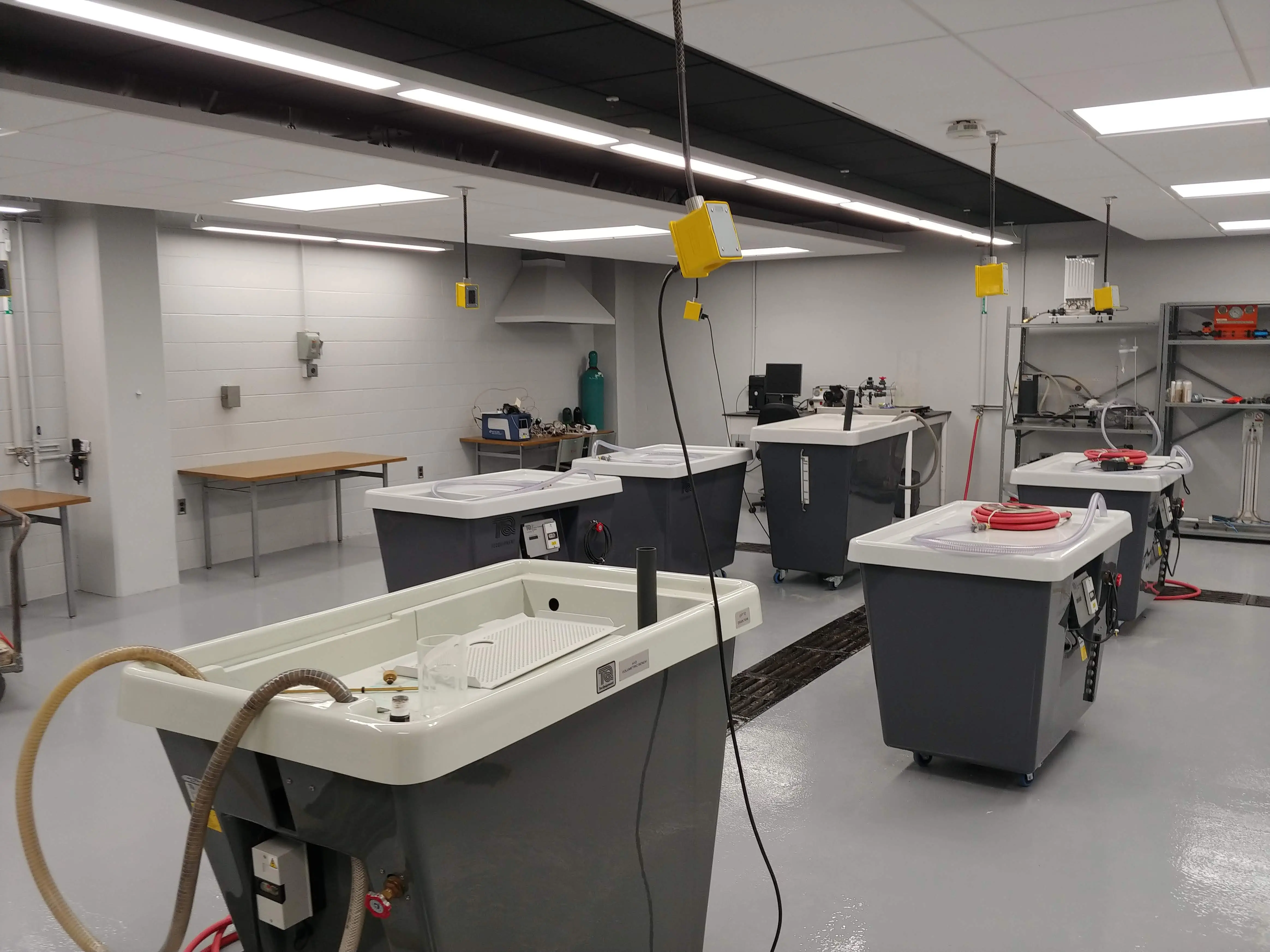 University hydrodynamics laboratory space